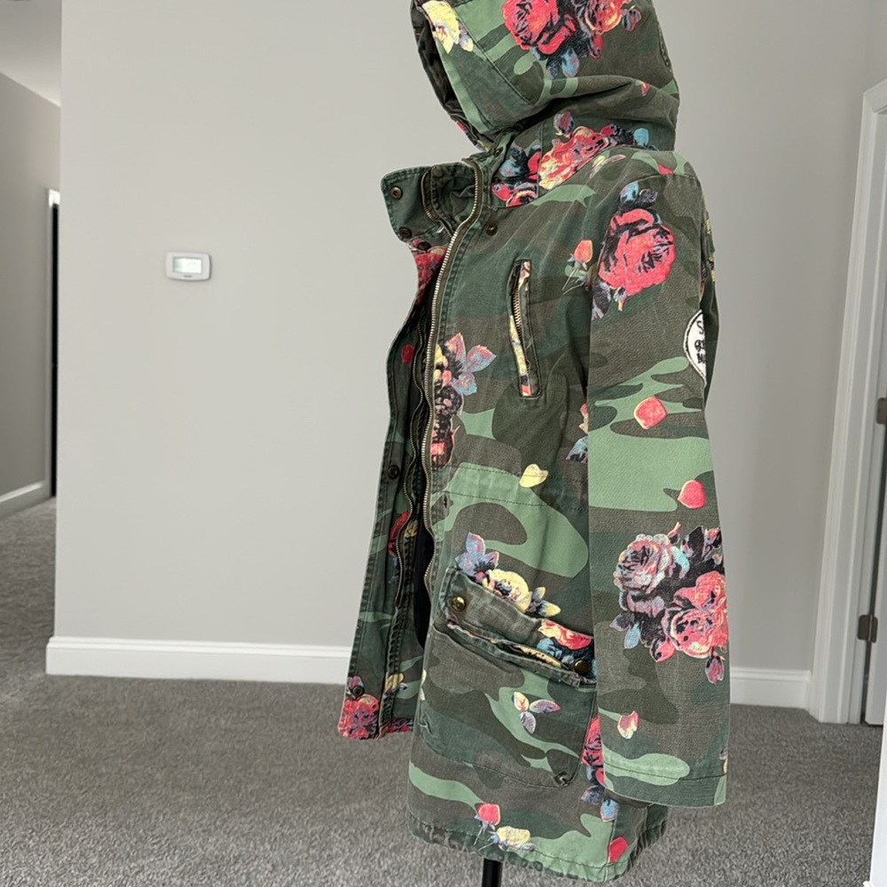 Jacket - Picture 3 of 4